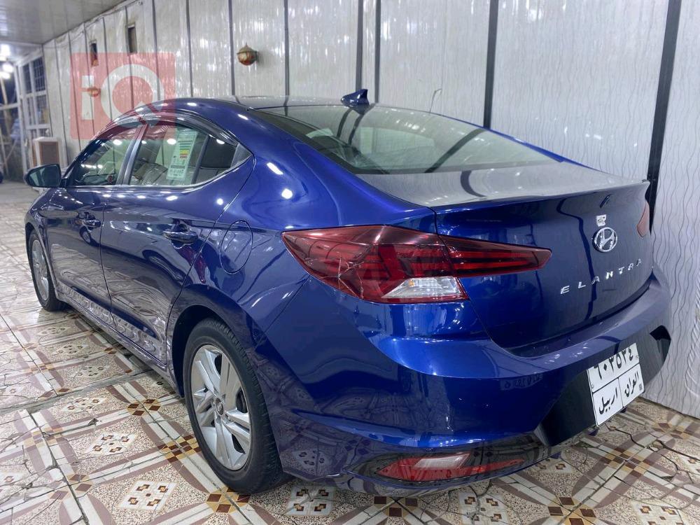 هیوندای ئەلەنترا